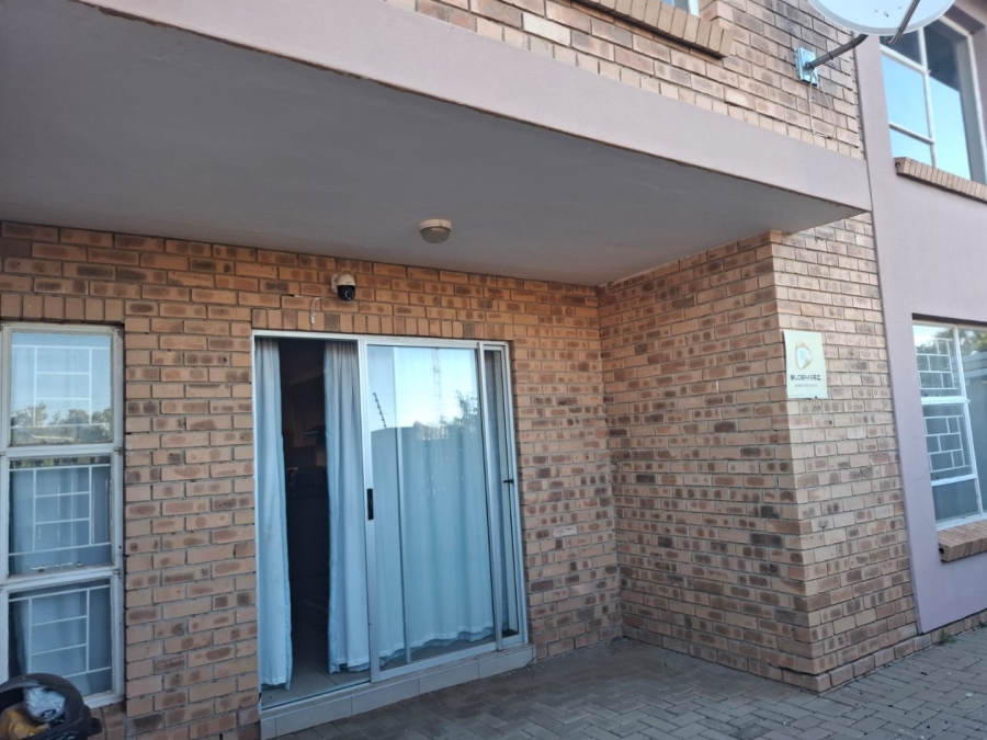 2 Bedroom Property for Sale in Pellissier Free State